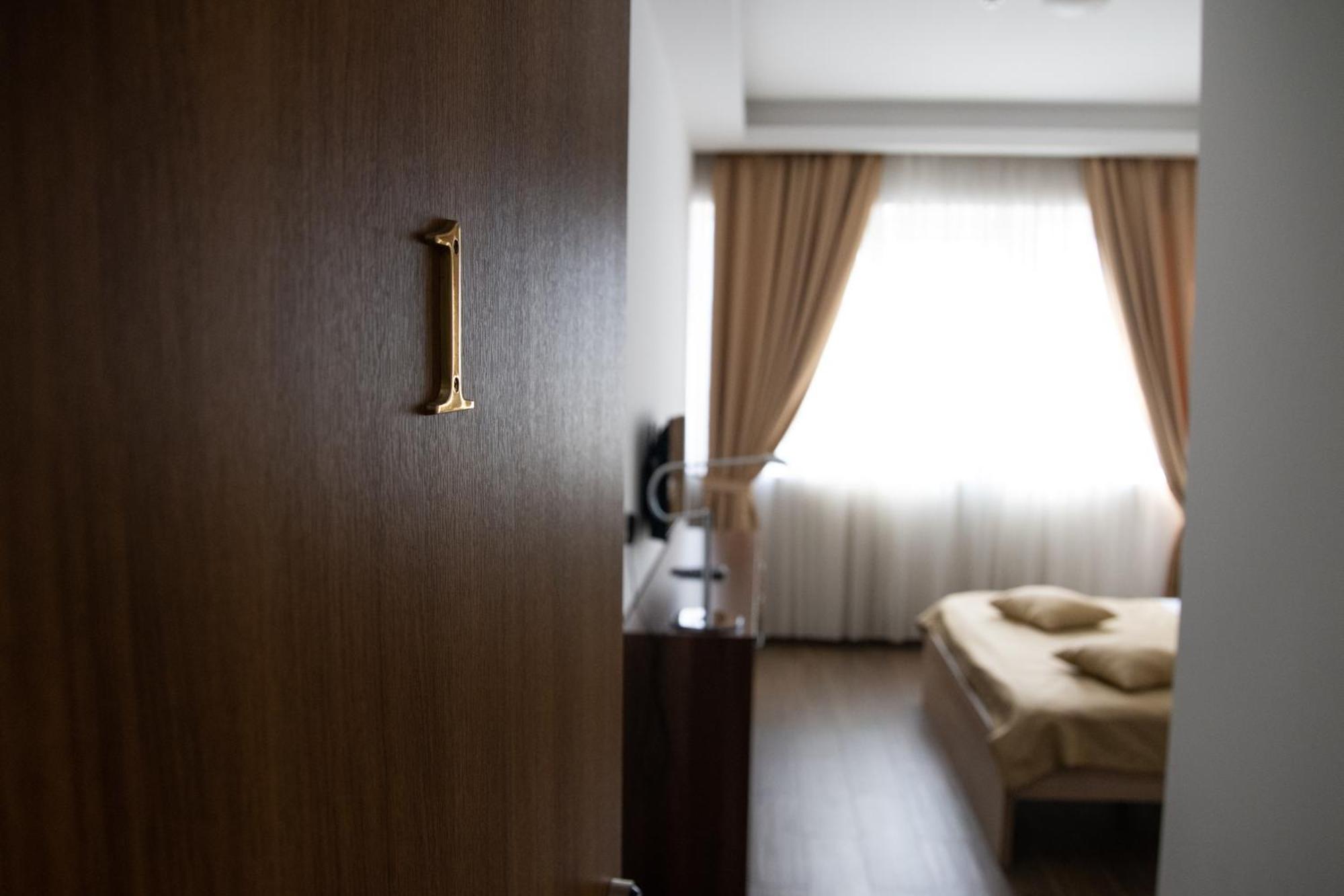 Motel Celebic Mitrovica Kültér fotó
